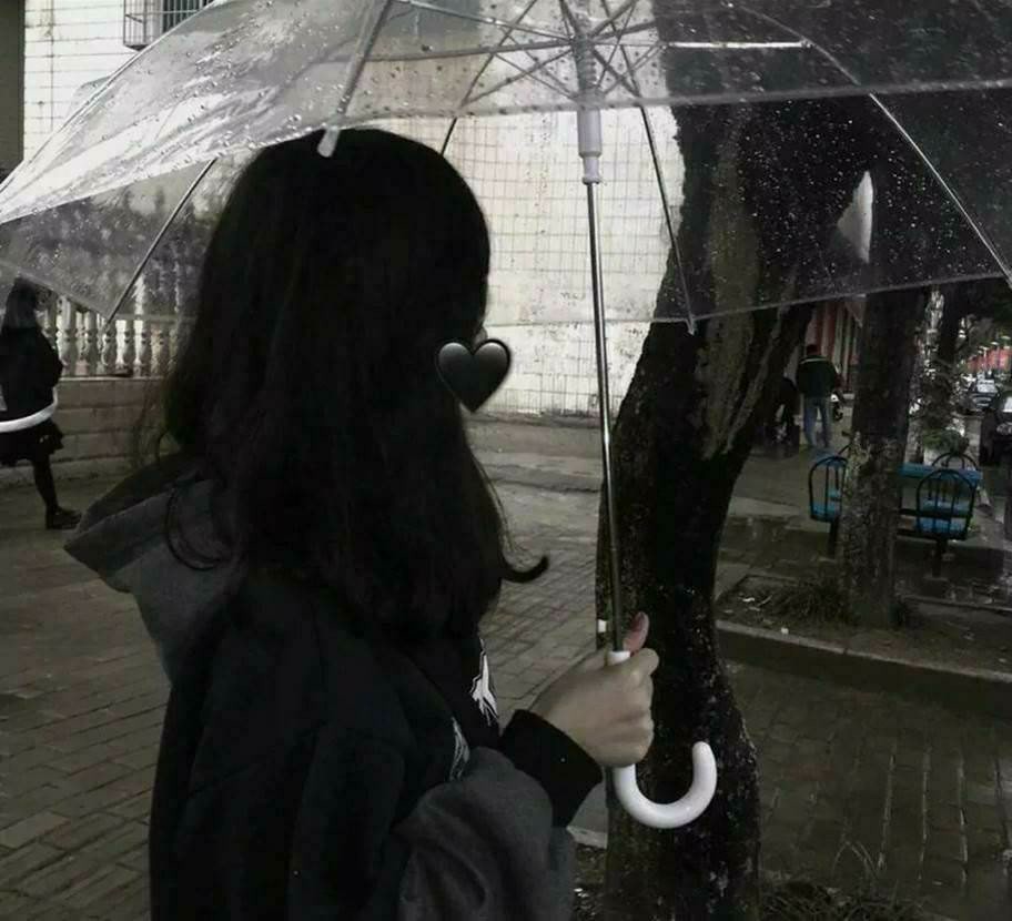"分手了"微丧头像最近火了,用力爱的人不计较,被爱的