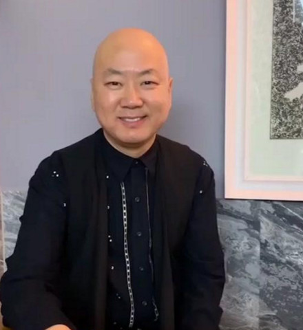连娱乐圈中的明星们都注册了抖音号,近日,郭冬临也入驻抖音了呢,一下