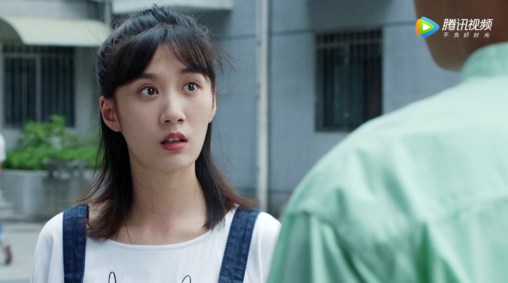 《青春斗》本以为郑爽的腿已经够美了,直到看到她,网友:恋爱了