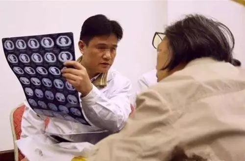 抽烟43年妻子癌晚期 腾讯网