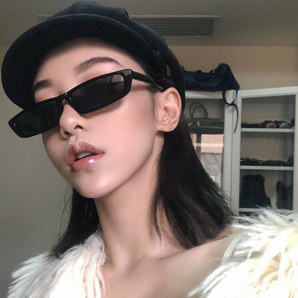 十张超拽炫酷女生头像:你越有礼貌,我越害怕,绅士要放