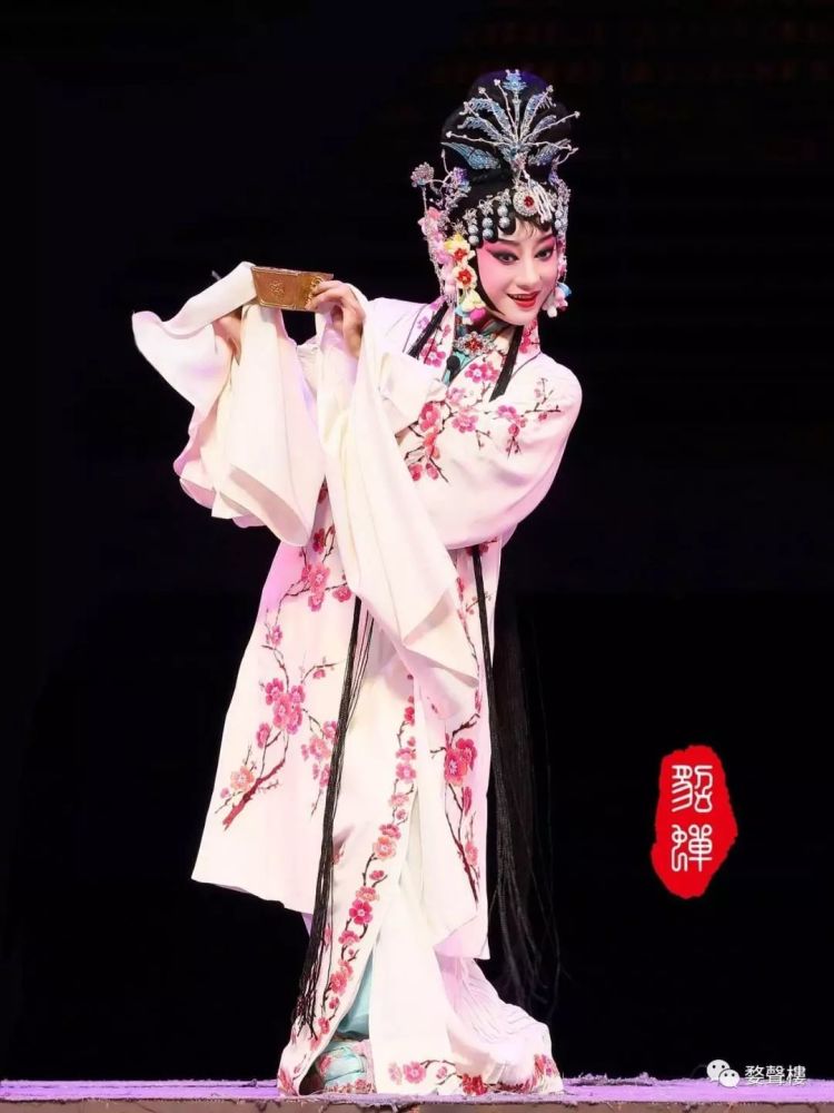 12岁时陈丽俐演出《挡马》剧照 饰演杨八姐 "我接触婺剧可以说是从