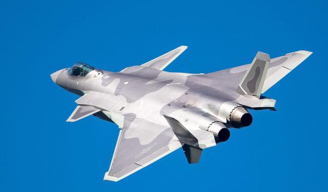 歼20又交付一批新机?部署地点曝光,俄专家:凸