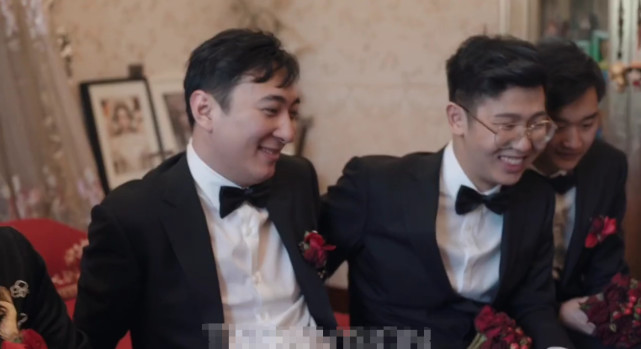 王思聪当伴郎被伴娘撕腿毛仍一脸宠溺，事后带伴娘吃烧烤加餐（组图） - 5