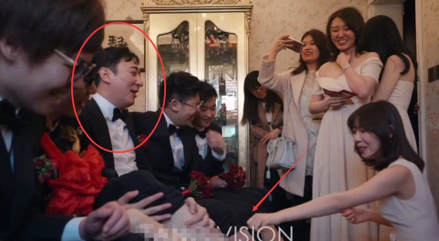王思聪当伴郎被伴娘撕腿毛仍一脸宠溺，事后带伴娘吃烧烤加餐（组图） - 9