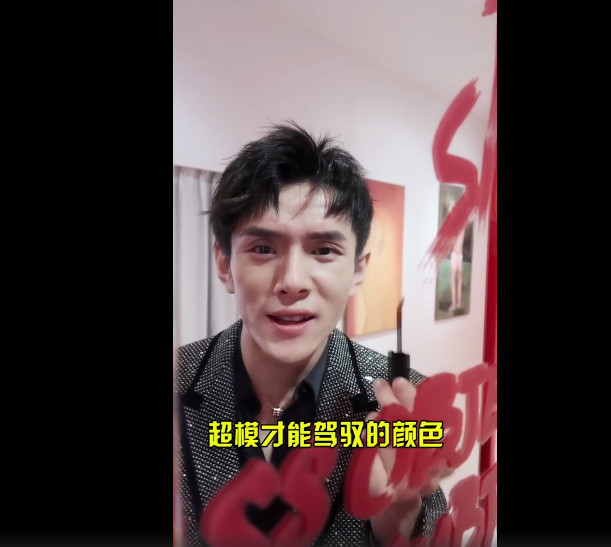 奚梦瑶大家对他非常的熟悉了,是一位知名模特,李佳琦的身高在1米8左右