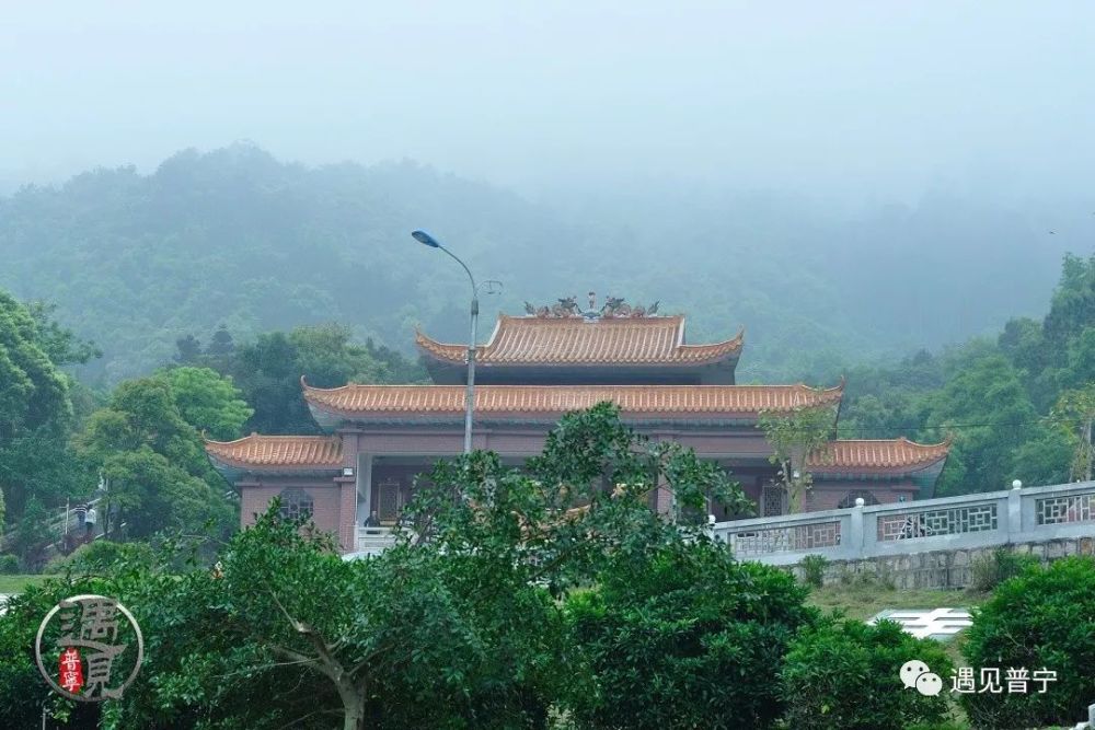 遇见普宁-百二丘田景区雾里看花