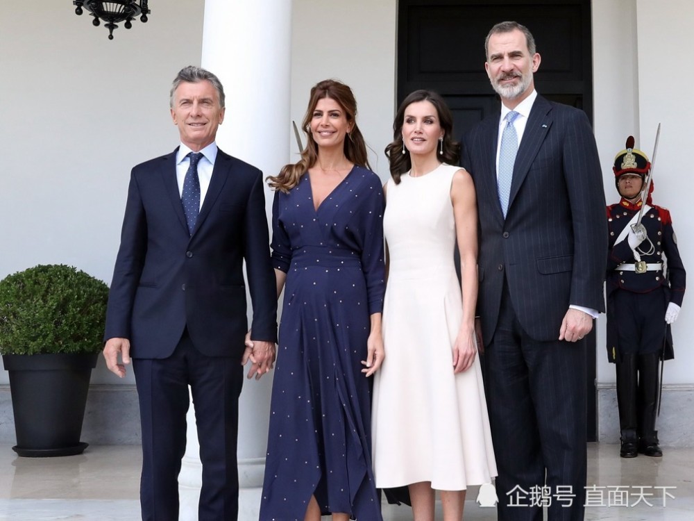 阿根廷总统毛里西奥·马克里(左)及其夫人朱莉安娜·阿瓦达在私人午餐