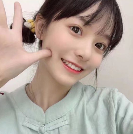 一:水汪汪的杏仁眼