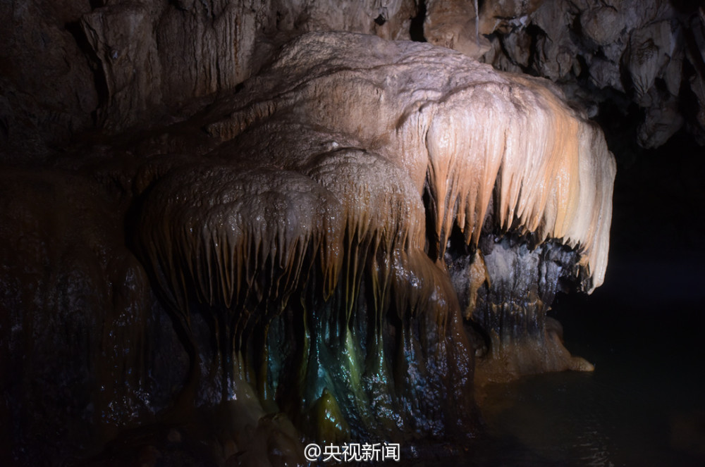 绝美地貌景色！陕西汉中发现世界级天坑群(组图)