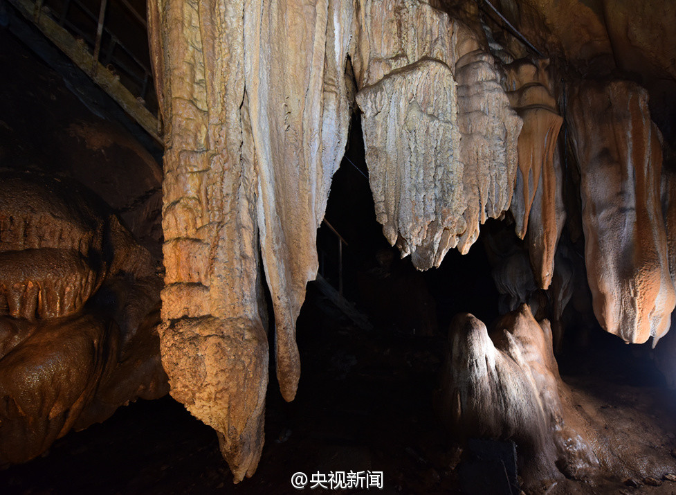 绝美地貌景色！陕西汉中发现世界级天坑群(组图)