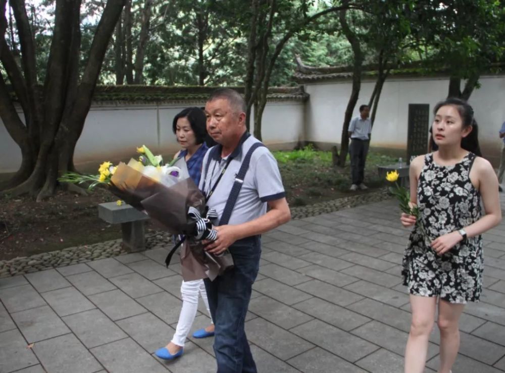 祭祀瞻仰粟裕将军要收费?遂昌的粟裕陵园免费!