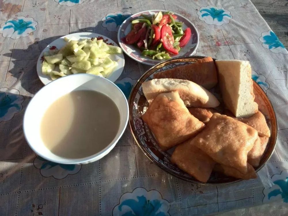 新疆人吃的早餐暴能露了他的性格!这是新疆人最神奇的