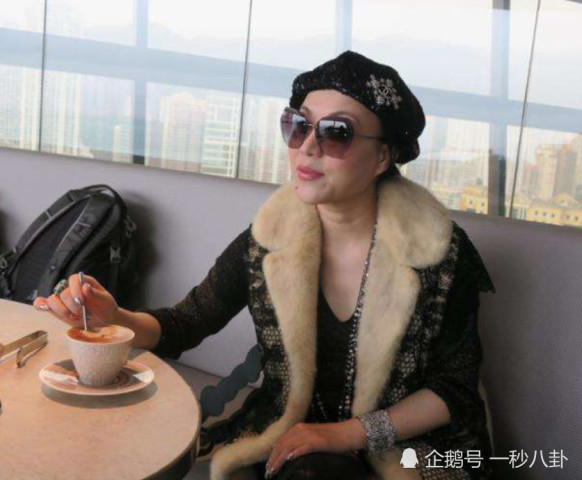 吕良伟三婚妻子身份曝光,真正的女富婆,难怪他会抛弃