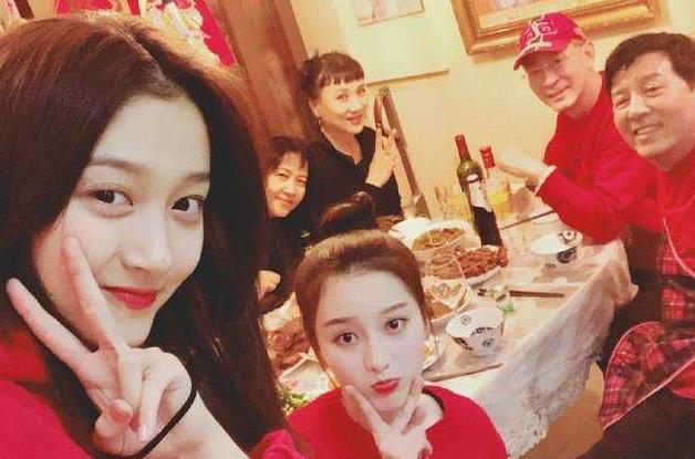 六小龄童的女儿叫什么图片_纵览新闻