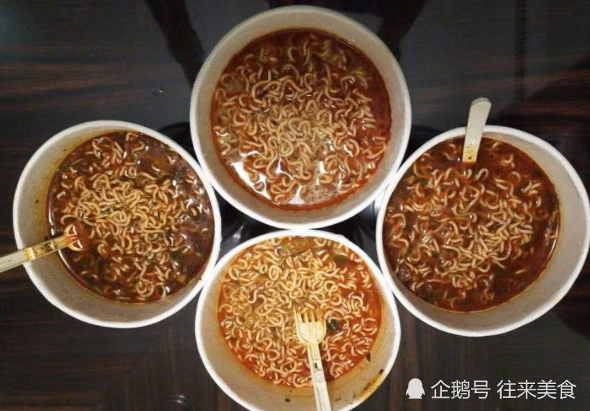方便面泡多久才好吃?包装袋早已说出答案,网友