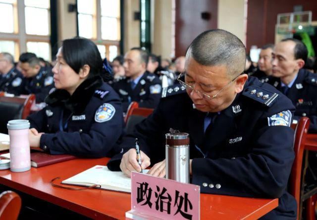 3月下旬,雅安监狱,川中监狱主要领导结合自己对保密工作的理解和