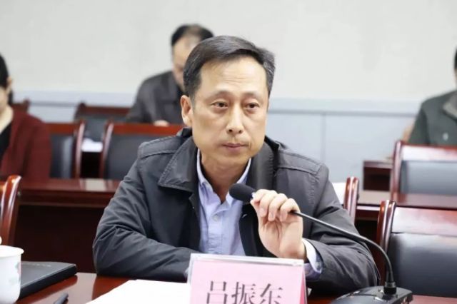 丨王勋爵:开展扫黑除恶专项斗争是我们当前的首要政治