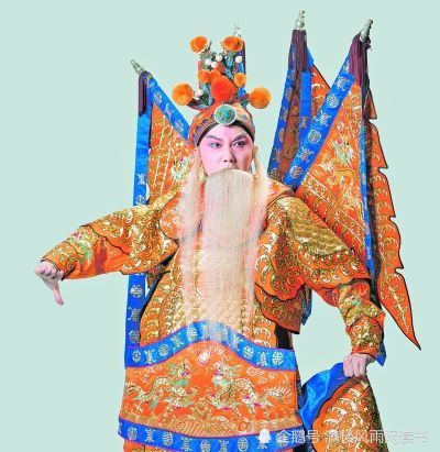 晚近戏园往事:程长庚讲义气，谭鑫培大脾气，余叔岩禁偷戏