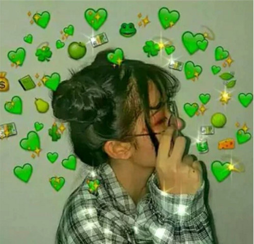 绿"女生头像:绿色很纯洁,可是爱情玷污了它