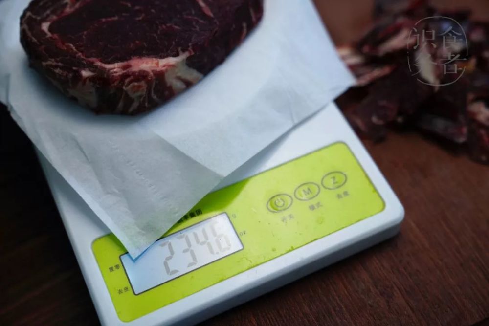 如何在自家冰箱养一块干式熟成牛排?