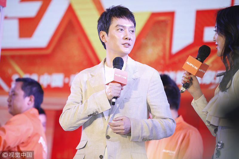 奶爸冯绍峰来到成都,分享养娃招数,笑称婚后远离女粉丝拒绝拥抱