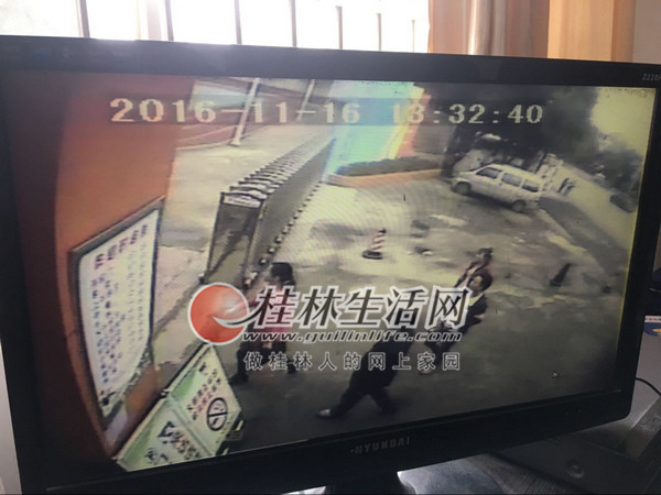 怀孕教师被家长殴打肚子被踢4脚差点流产 躲进厕所报警