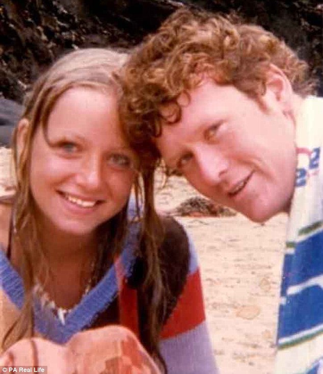 女子切除乳腺后拍“无胸”写真 微笑面对 (组图)