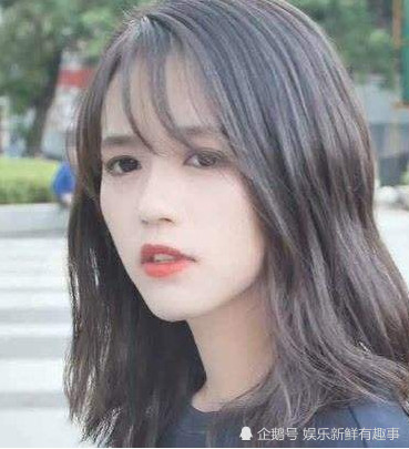 抖音胖娘"微笑脸"远超章若楠,看到素颜照后,网友:omg!