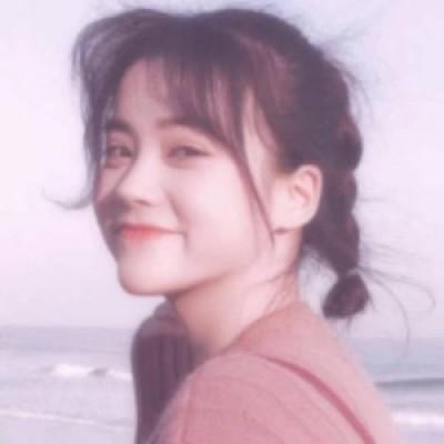 梦见自己抱着一个女生，梦境背后的情感与心理解析