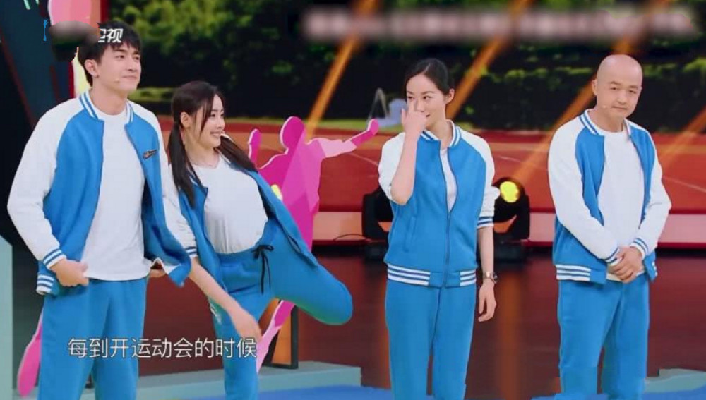 《王牌对王牌》成员们同穿校服,看到张天爱的校服,暴露了她性格