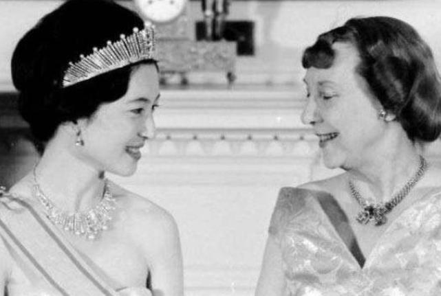 次子秋筱宫文仁亲王,长女黑田清子