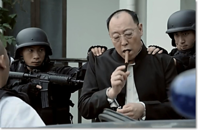 战狼:敏登使用加特林时,为什么没有后坐力,原因真实!