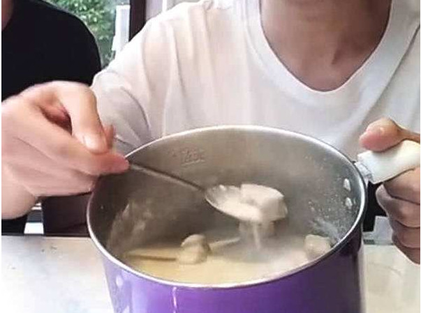 640
