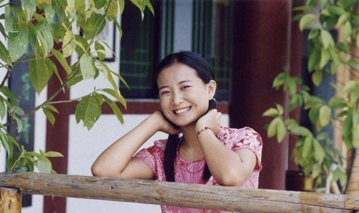 贾玲暴瘦30斤什么样?看到体重98斤照片后,网友:求你胖