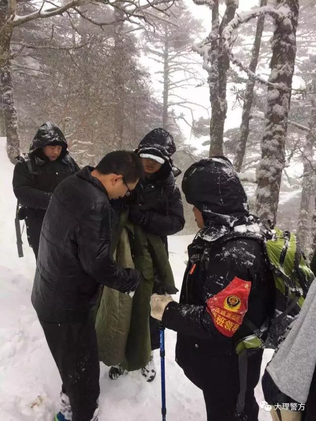 用杨用宝自己的话来说就是做好事,积善德,尽管每一次的救援都有未知的