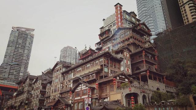 作为二线最强城市,重庆是怎么做到房价最低的