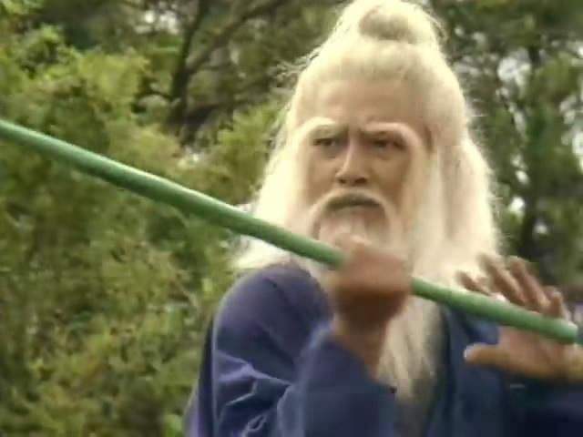 同为丐帮绝学,降龙十八掌和打狗棒法谁更胜一筹?金庸