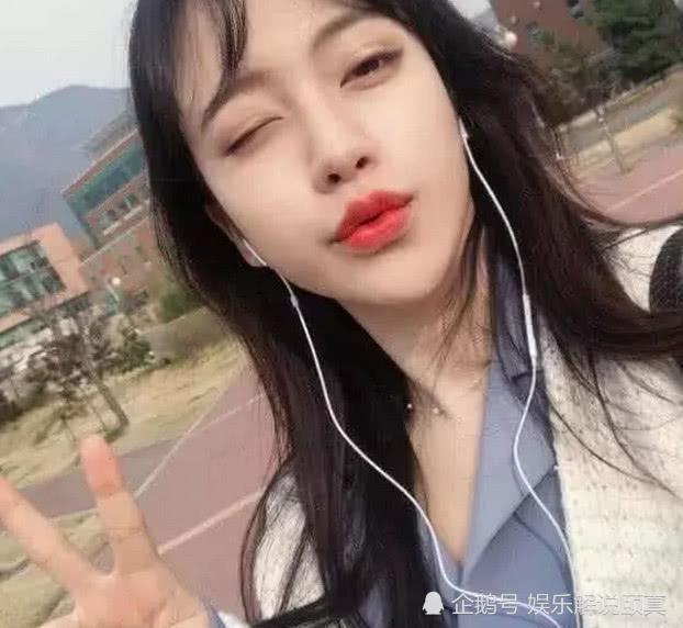如何判断小姐姐是否在经历网恋?这4个点就能证明,毋庸