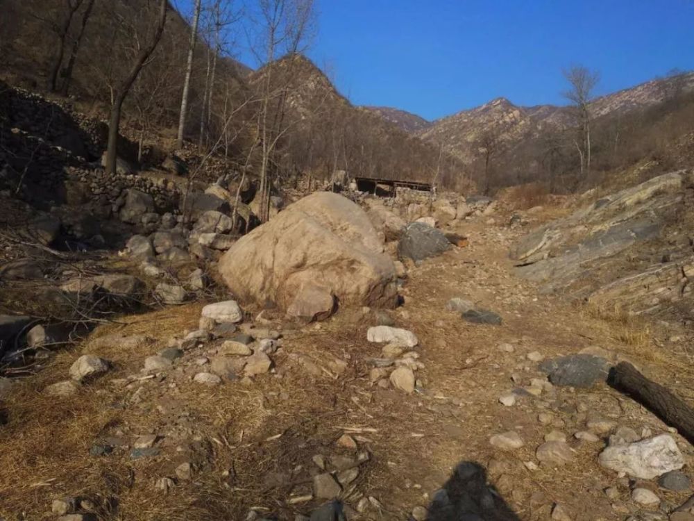 阜平即将消失的村庄:史家寨草果石村