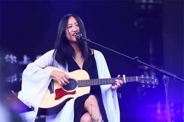 万乡曲谱_钢琴简单曲谱(3)