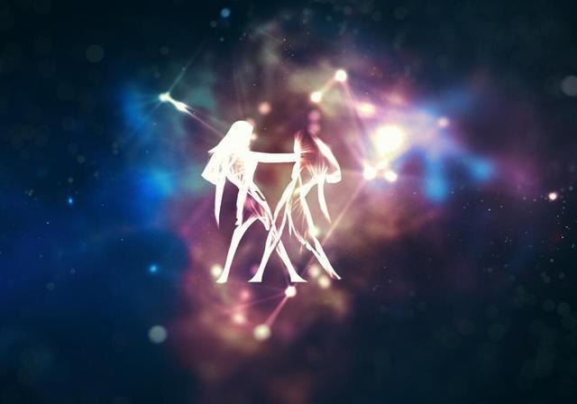 双子座男对你花心吗 双子男的深情与游离：星座背板下的爱情博弈