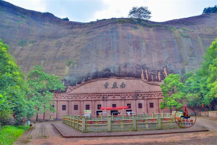 中国最大的洞中石窟,江西南岩寺,藏有世界最大的卧佛