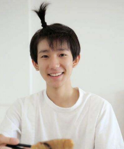当三小只扎小辫,王源呆萌王俊凯"二傻子",看到千玺我沉默了