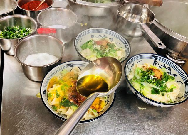 油泼扯面:最古老的面,也是最有滋味的面,堪称各种拉面始祖