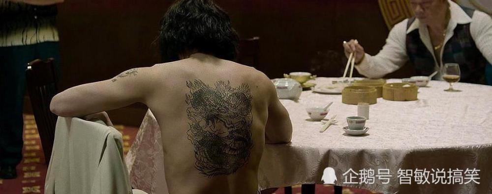 《追龙》截图《追龙》截图 作为肥仔坤的贴身保镖,陈惠敏经常跟着坤