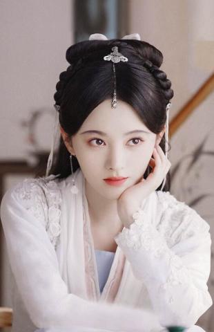 鞠婧祎演白素贞为什么这么仙?剧照放大十倍后,网友:费