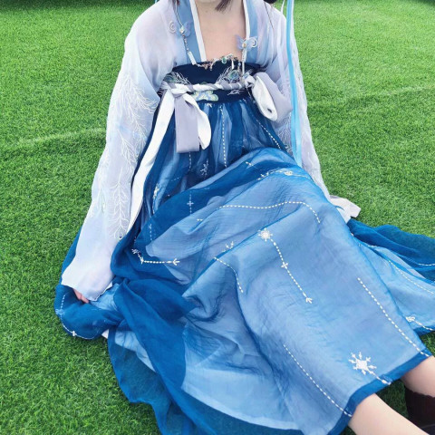 最近"汉服"头像火了,鲛人泪:我最漂亮,樱花兔:瞎吹什么牛!
