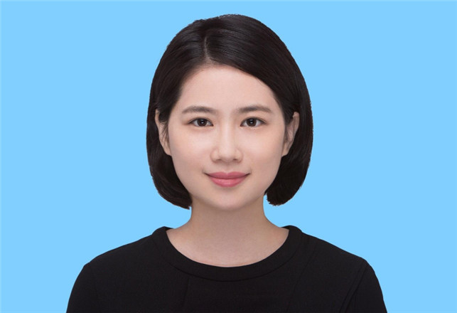 比如职场,正式的活动场合,还有各种证件上都必须有证件照做证明