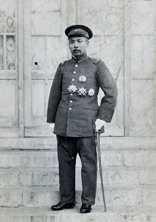 担任中华民国临时大总统的袁世凯,将自己最为倚重的大将段祺瑞委任为